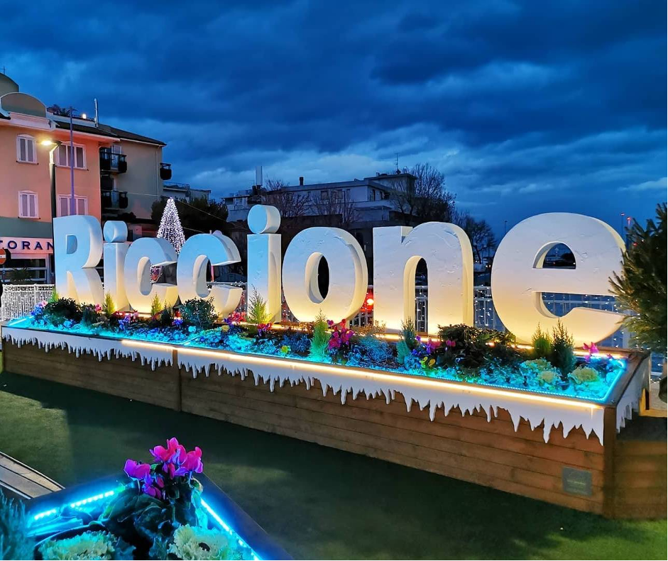 riccione-natale-insegna-porto-canale-vacanze-festivita